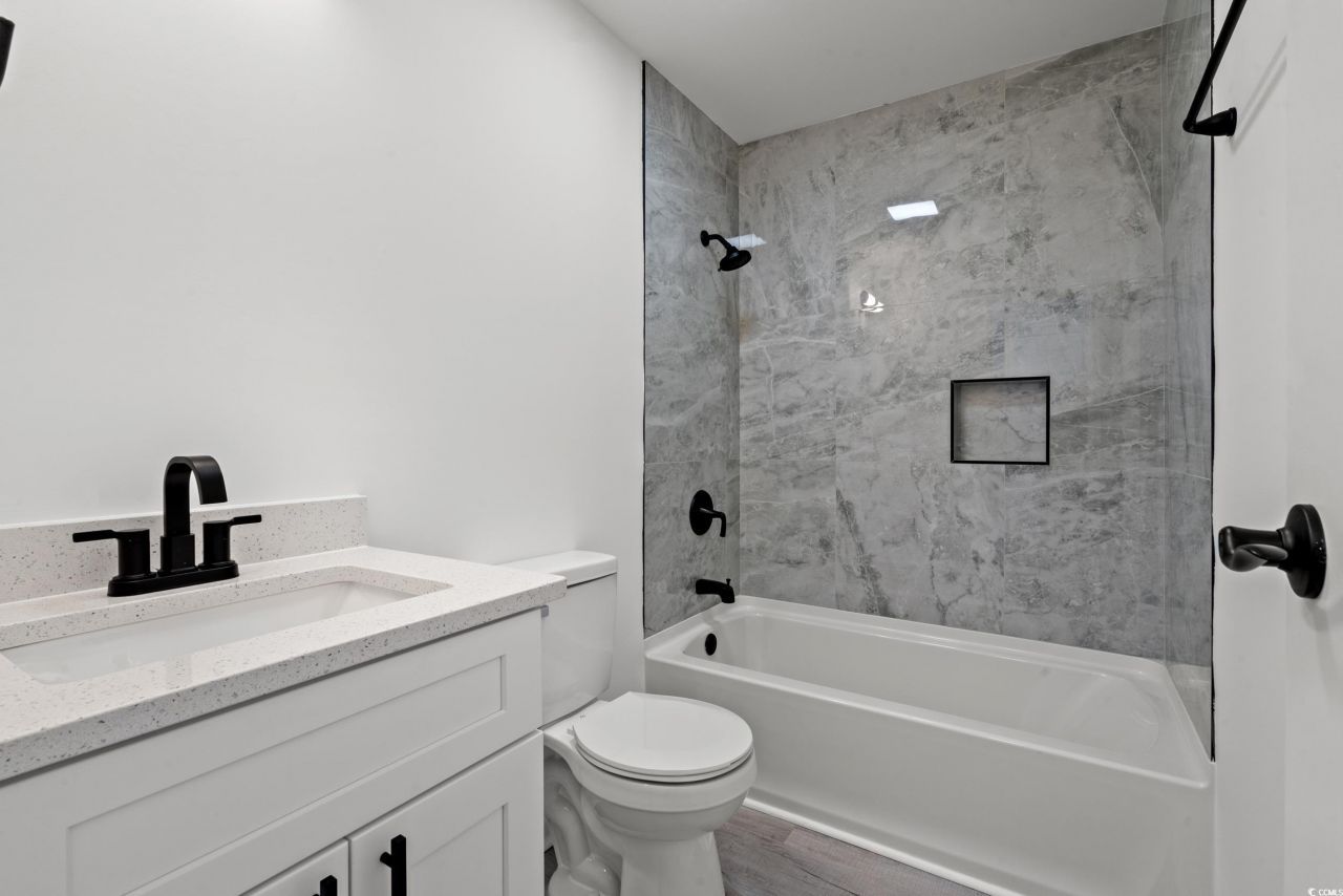 1890 Colony Dr. Photo 21