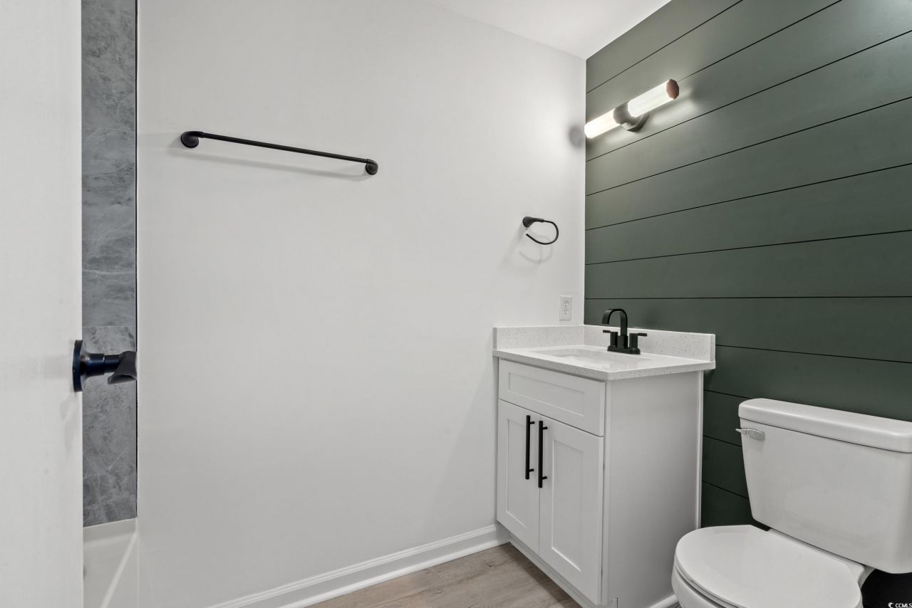 1890 Colony Dr. Photo 26