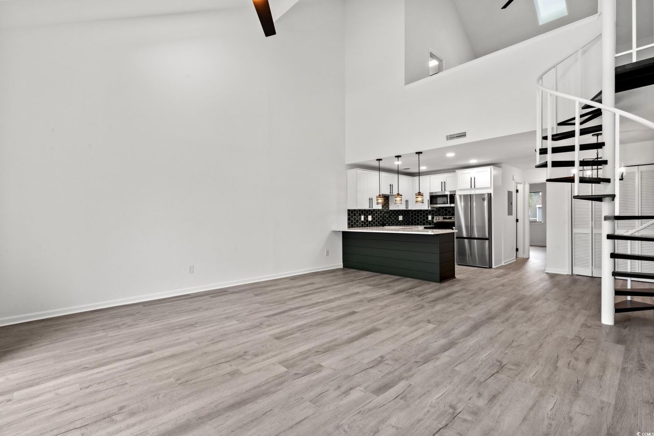 1890 Colony Dr. Photo 7