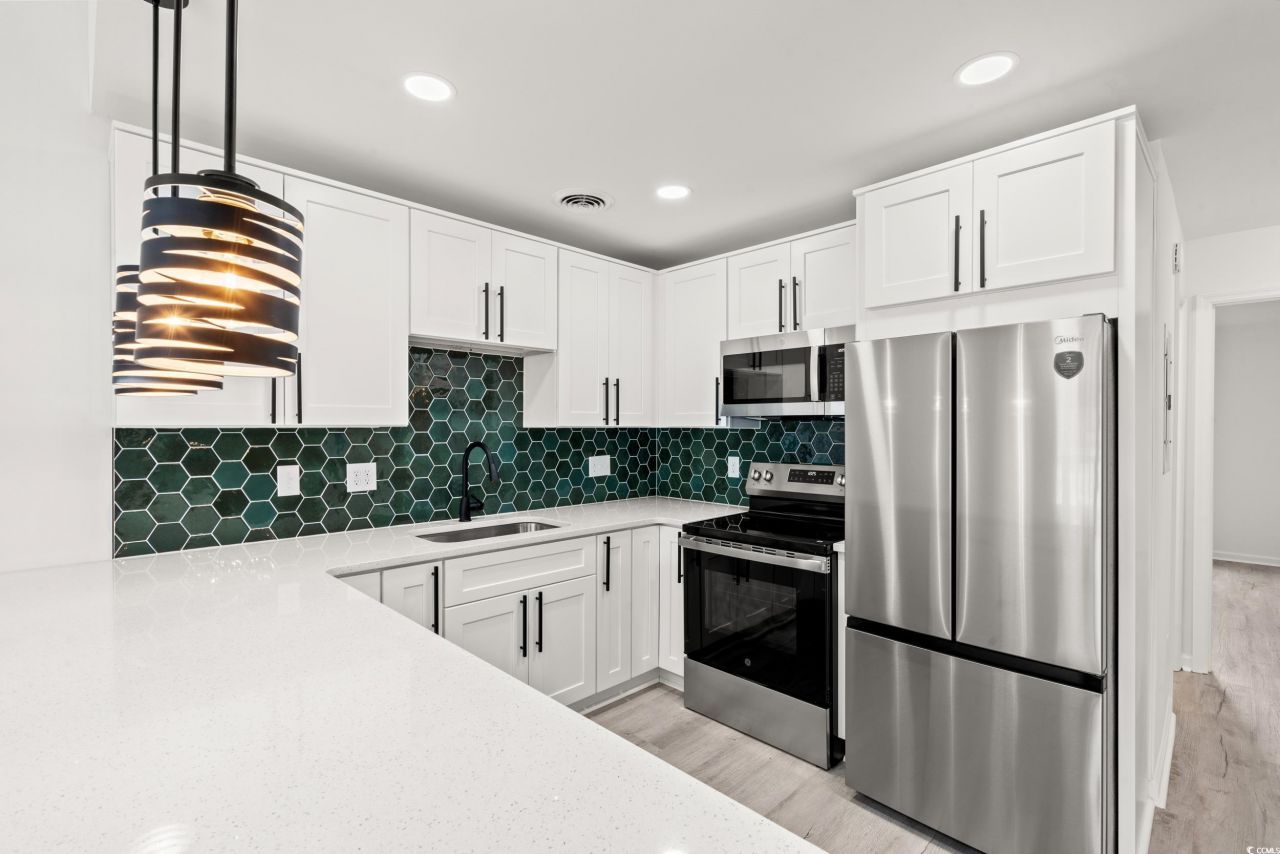 1890 Colony Dr. Photo 8