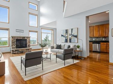 10174 Indigo Drive, Eden Prairie, MN 55347