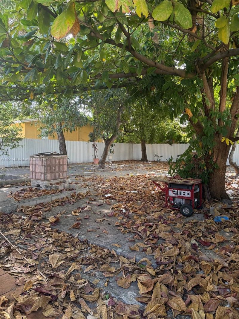 990 SW 9th St, Miami, FL 33130 Photo