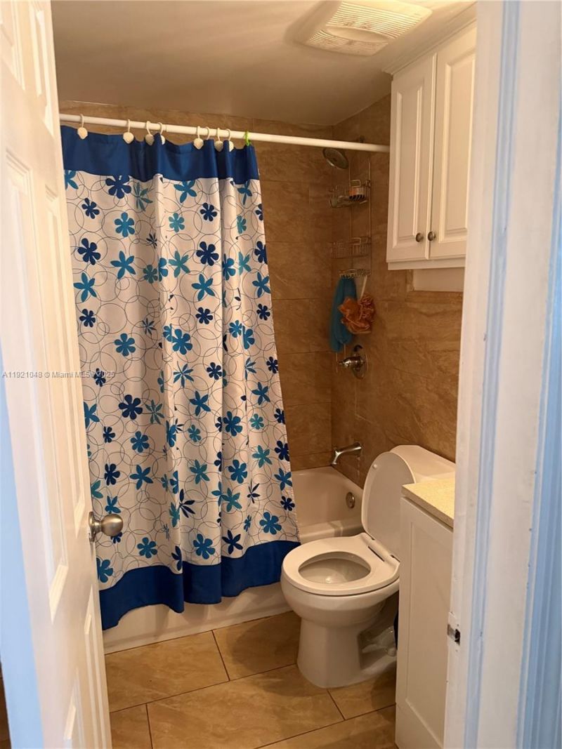 990 SW 9th St, Miami, FL 33130 Photo