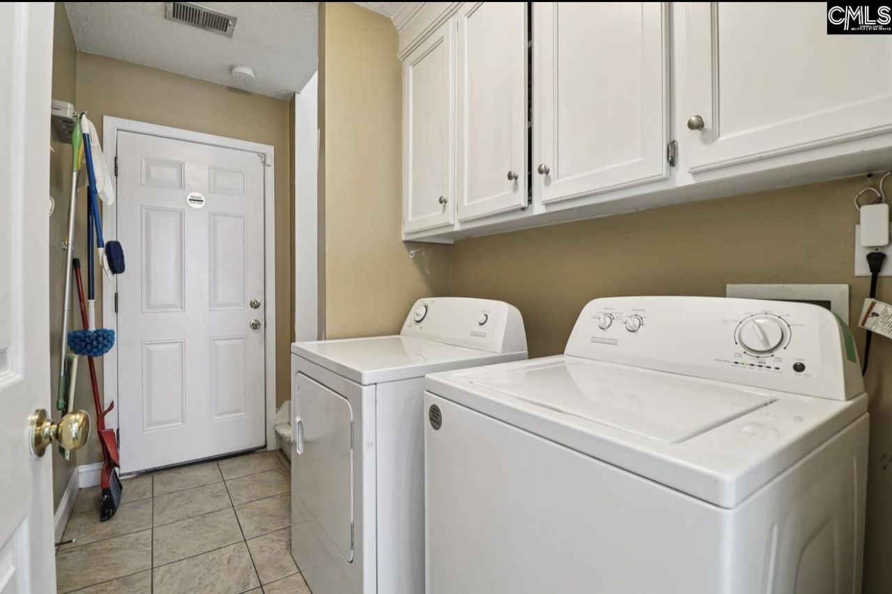 420 Applebrach Court Photo 32