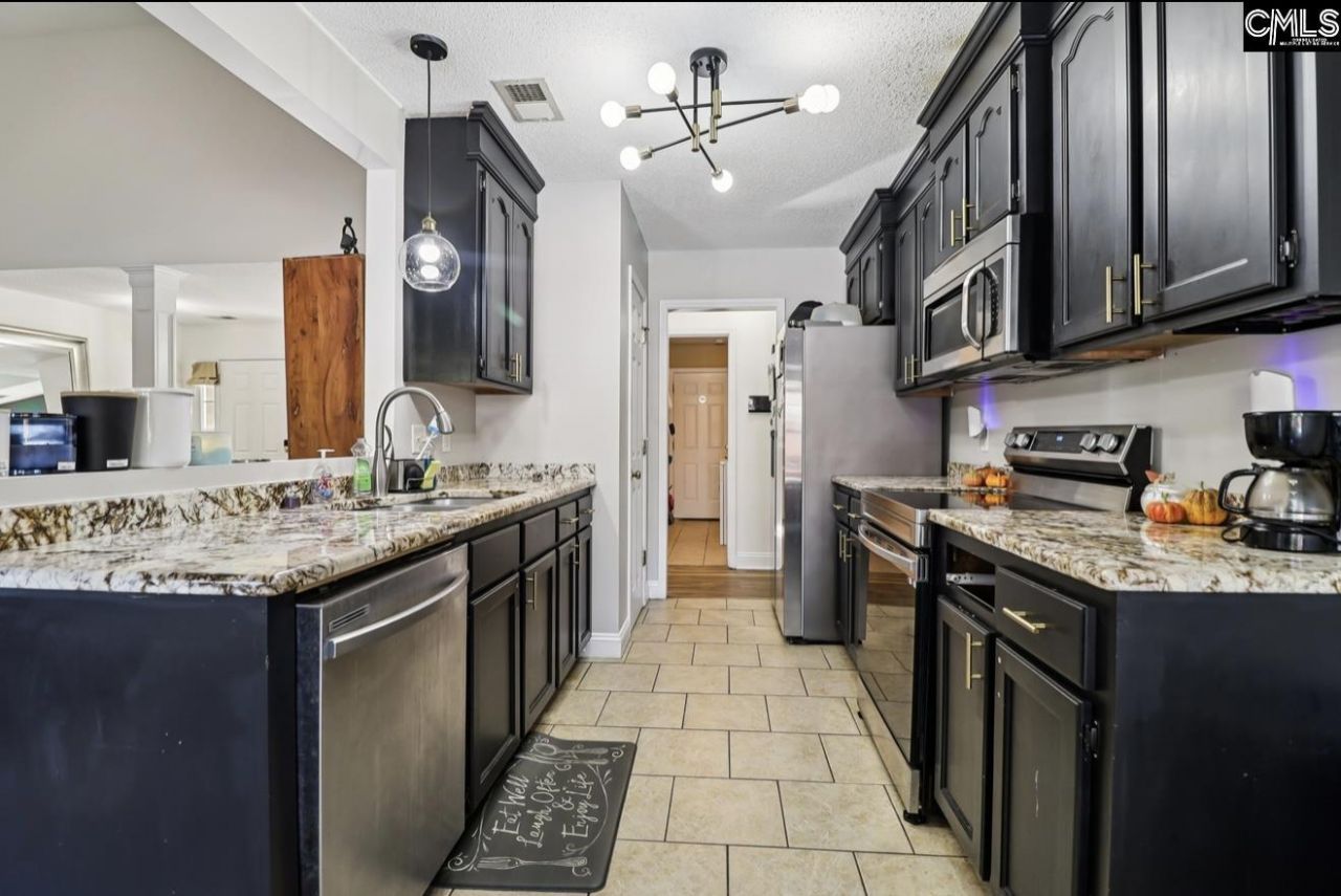 420 Applebrach Court Photo 34