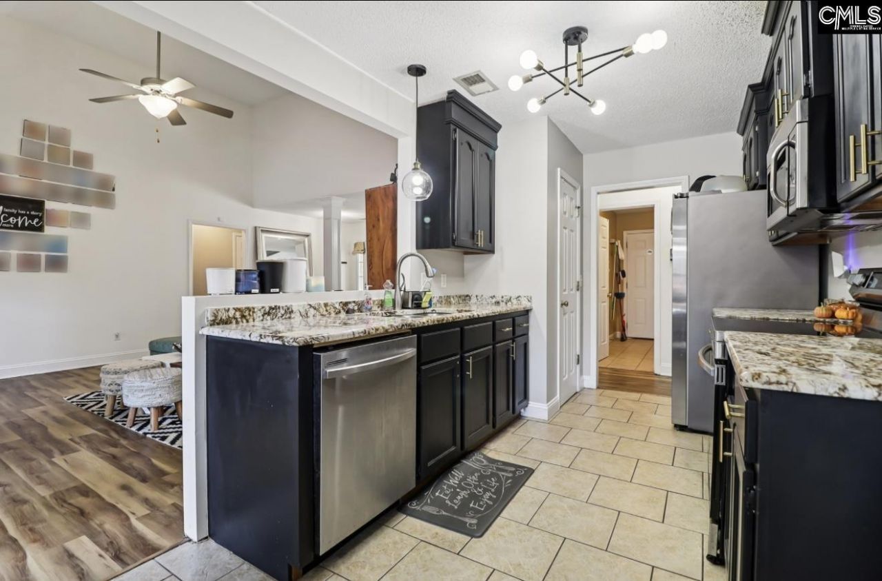 420 Applebrach Court Photo 7