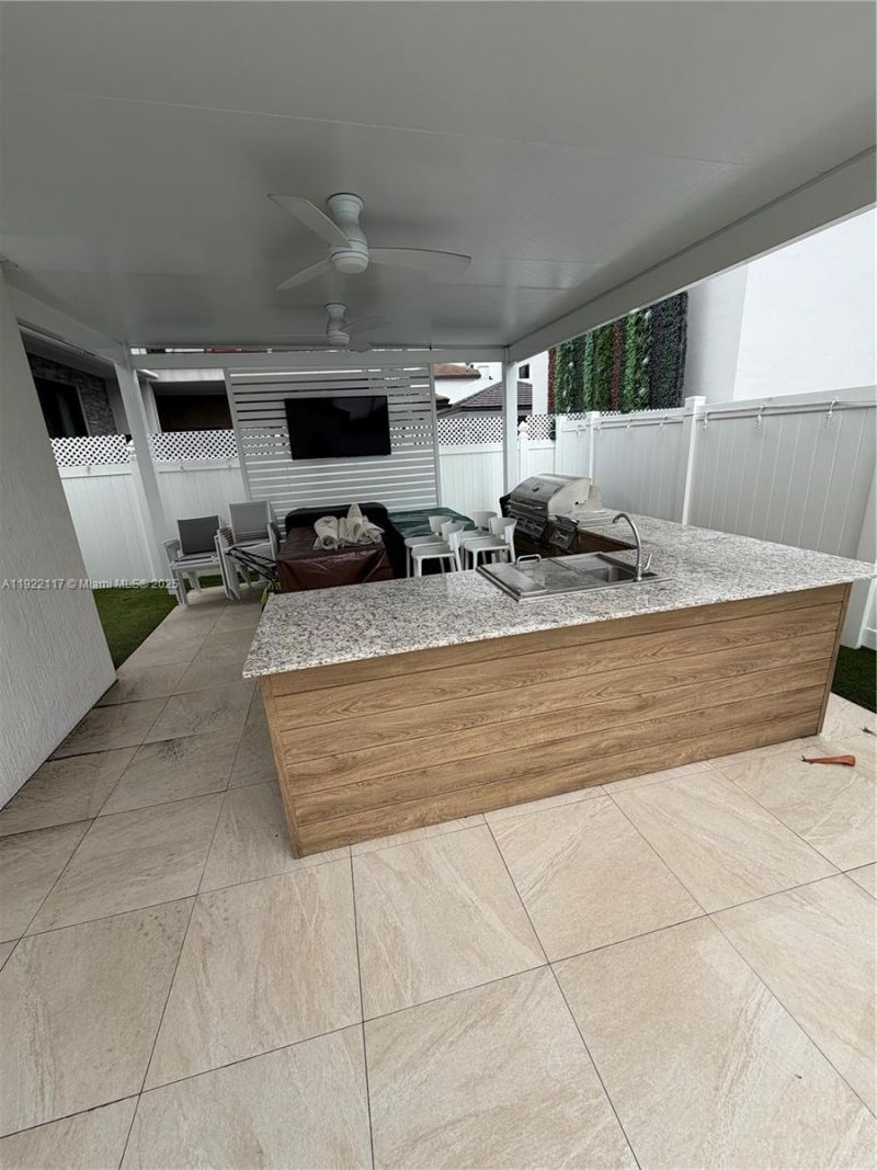 8119 NW 47th Ter, Doral, FL 33166 Photo