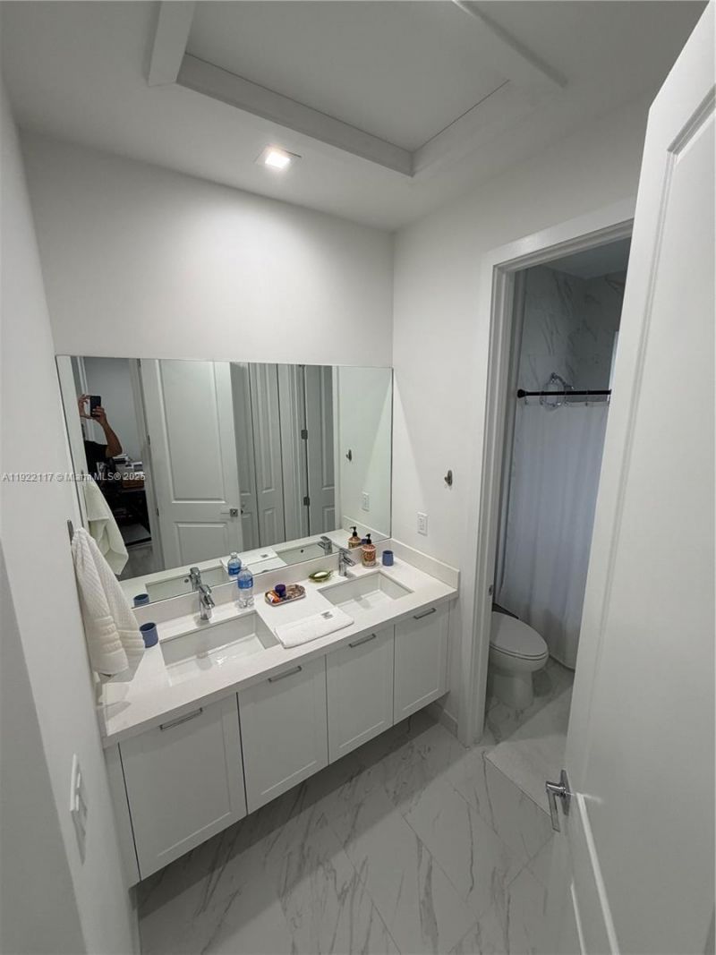 8119 NW 47th Ter, Doral, FL 33166 Photo