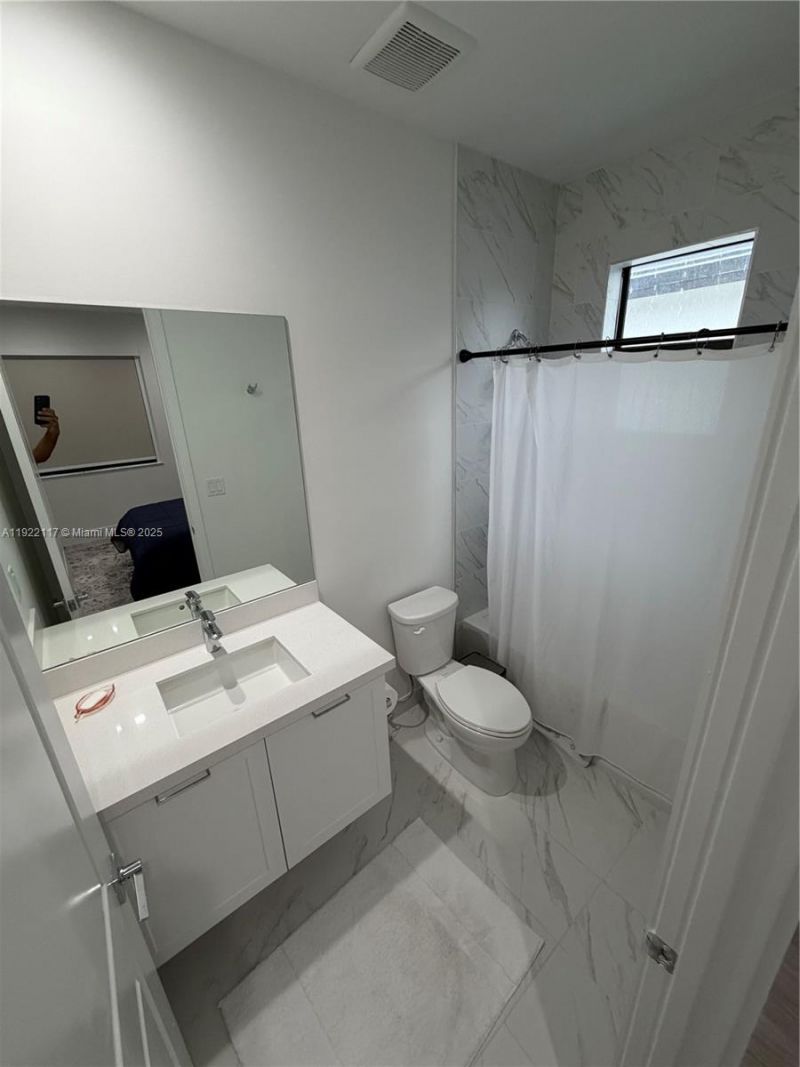 8119 NW 47th Ter, Doral, FL 33166 Photo