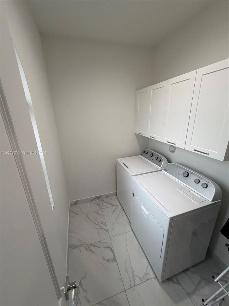 8119 NW 47th Ter, Doral, FL 33166 Photo