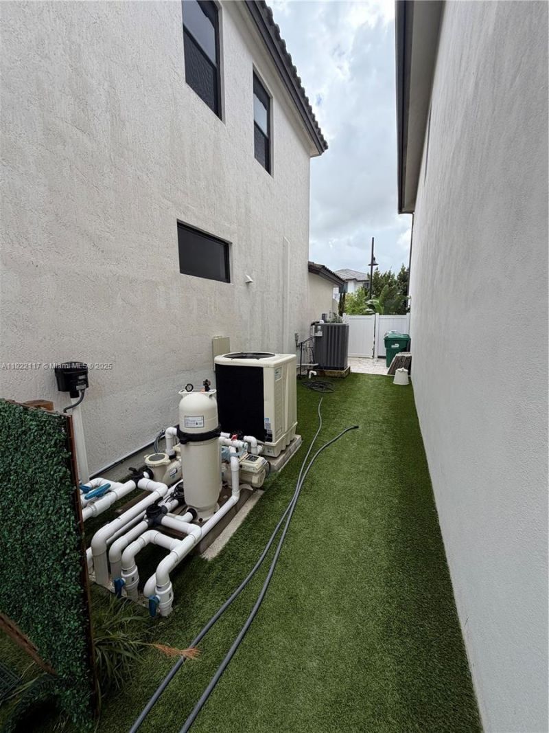 8119 NW 47th Ter, Doral, FL 33166 Photo