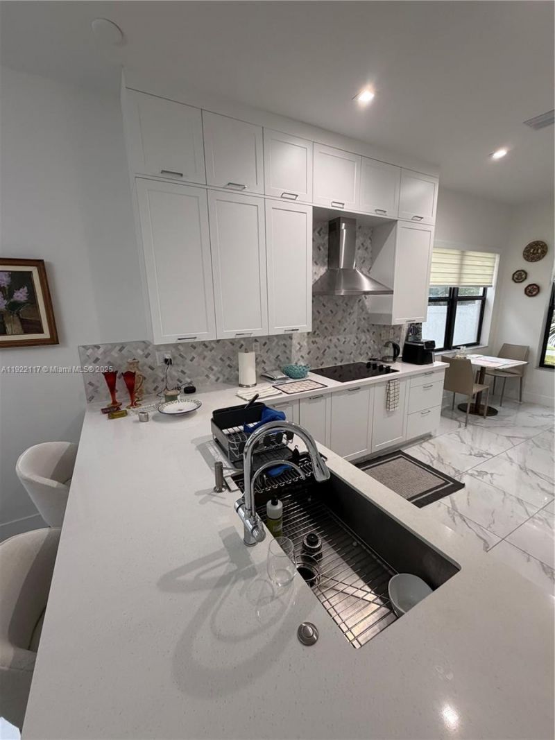 8119 NW 47th Ter, Doral, FL 33166 Photo