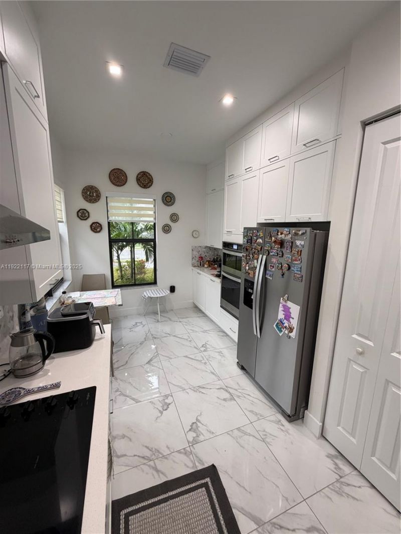 8119 NW 47th Ter, Doral, FL 33166 Photo