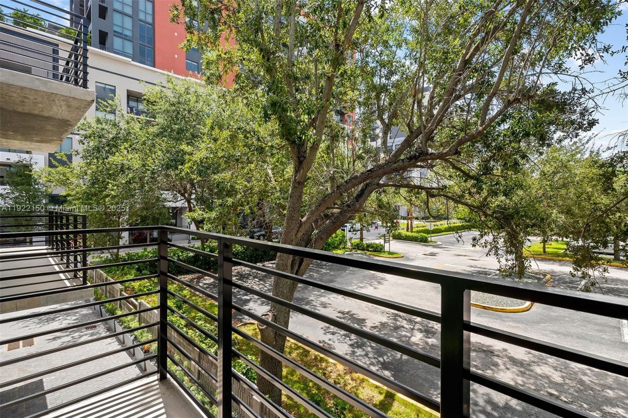 637 NE 4th Ave, Fort Lauderdale, FL 33304 Photo