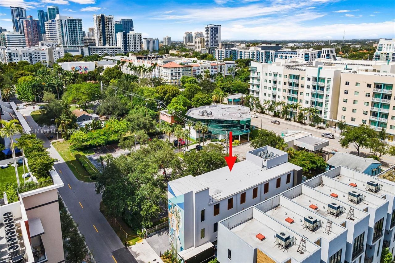 637 NE 4th Ave, Fort Lauderdale, FL 33304 Photo