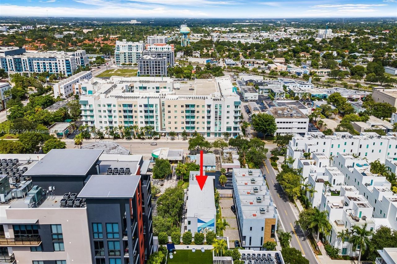 637 NE 4th Ave, Fort Lauderdale, FL 33304 Photo