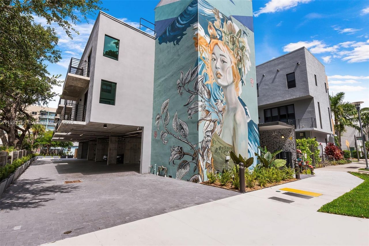 637 NE 4th Ave, Fort Lauderdale, FL 33304 Photo