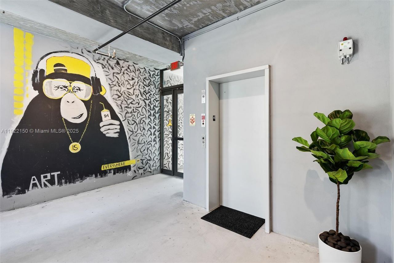637 NE 4th Ave, Fort Lauderdale, FL 33304 Photo