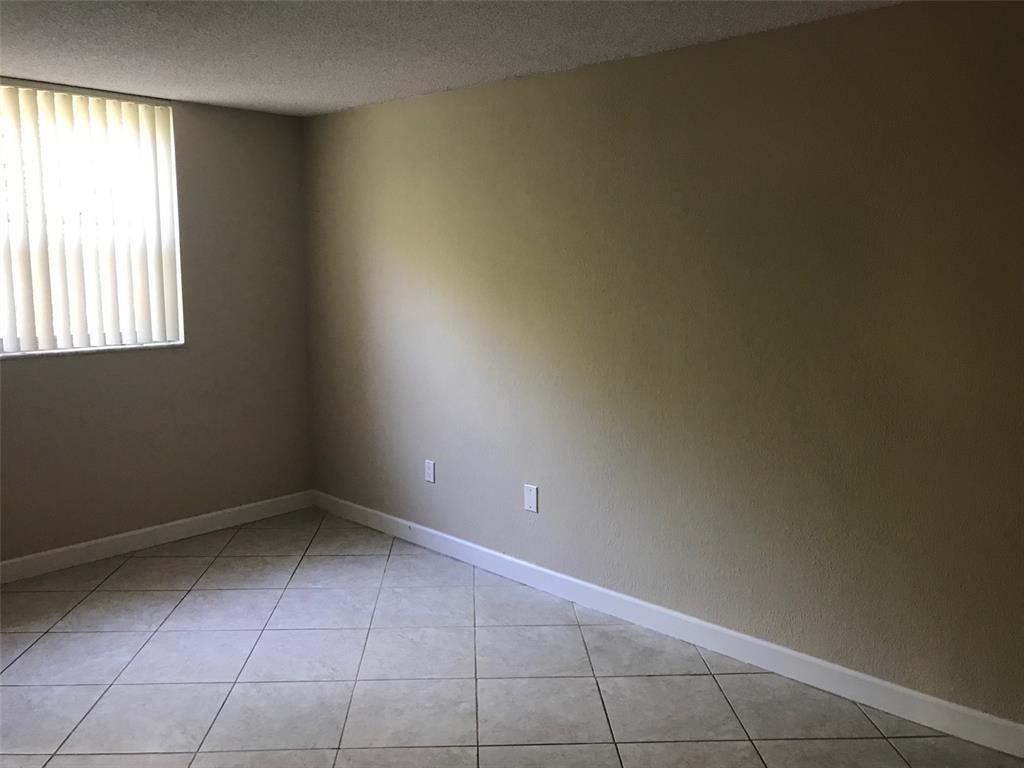 1805 Sans Souci Boulevard, Unit 403, North Miami, FL 33181 Photo
