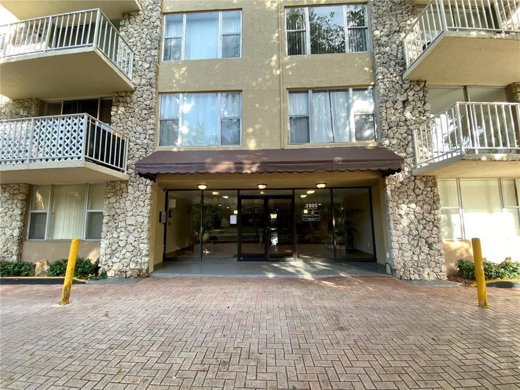 1805 Sans Souci Boulevard, Unit 403, North Miami, FL 33181 Photo
