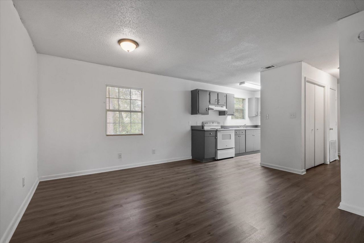 851 Maple Street, Unit 8, Chattahoochee, FL 32324 Photo