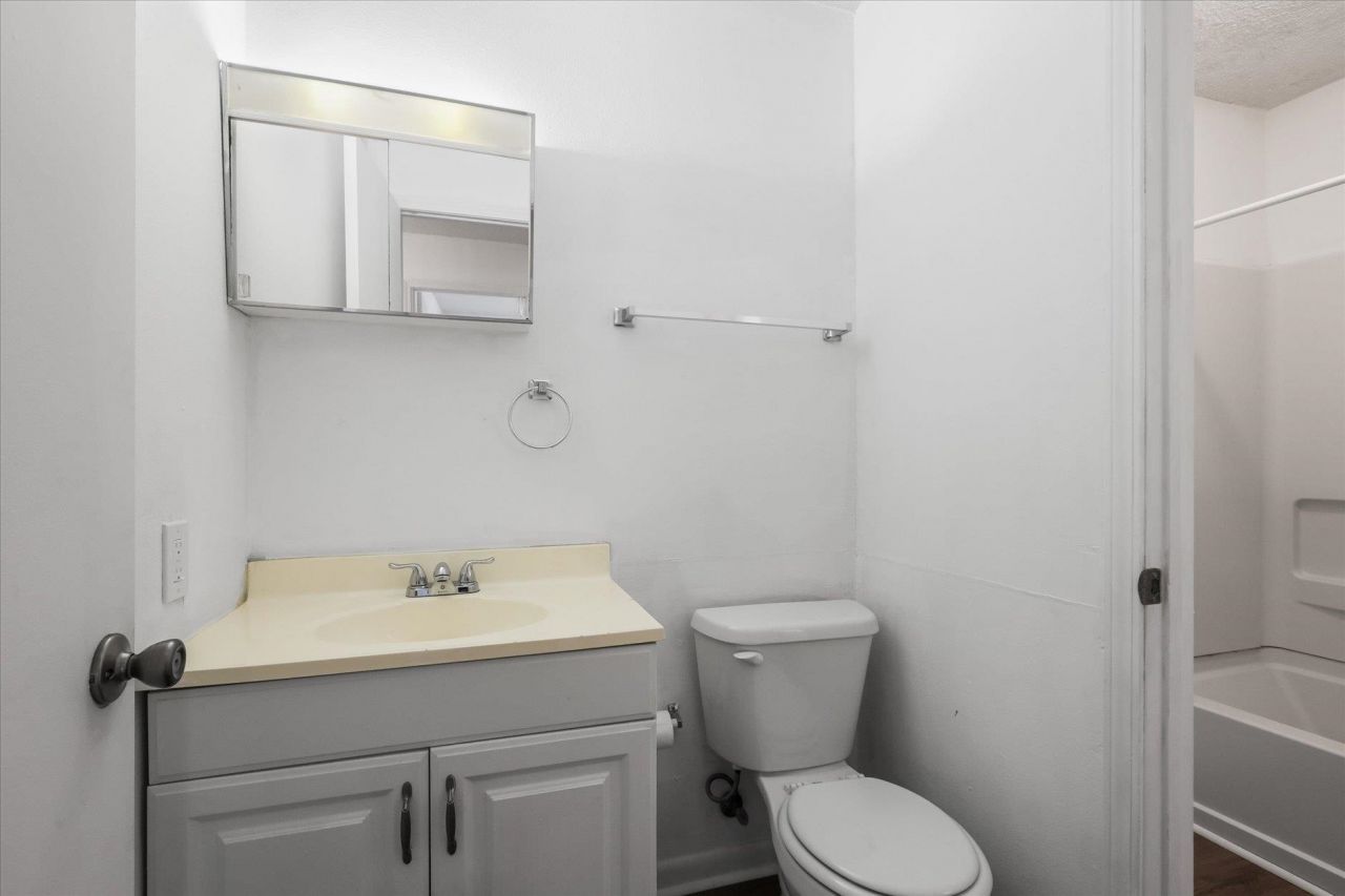 851 Maple Street, Unit 8, Chattahoochee, FL 32324 Photo