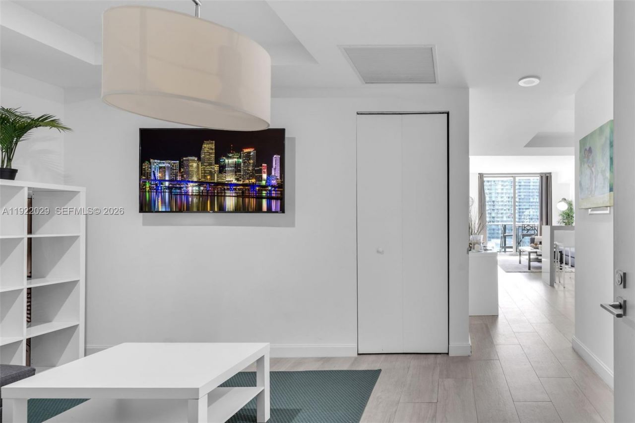 55 SW 9th St, Unit 1705, Miami, FL 33130 Photo