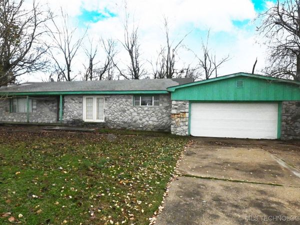 300 S Blackstone Street, Vian, OK 74962