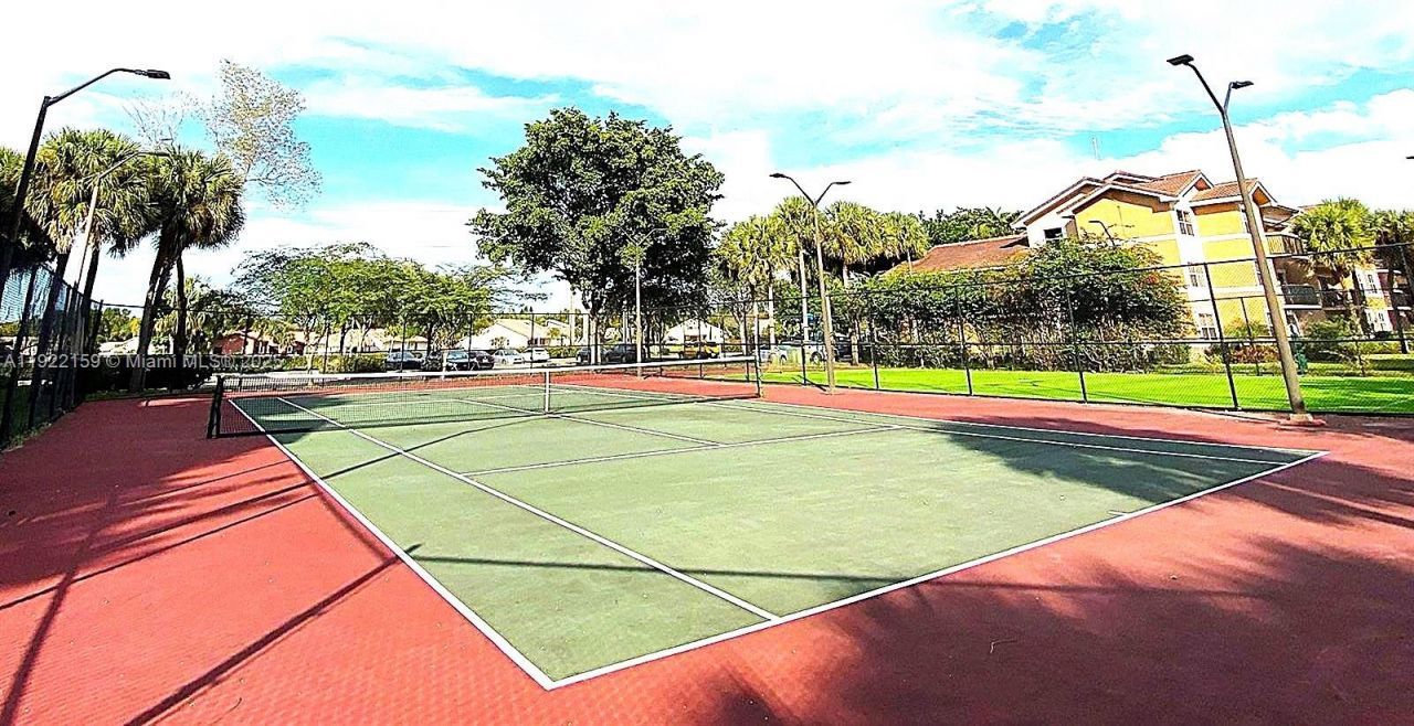 8851 Wiles Rd, Unit 204, Coral Springs, FL 33067 Photo