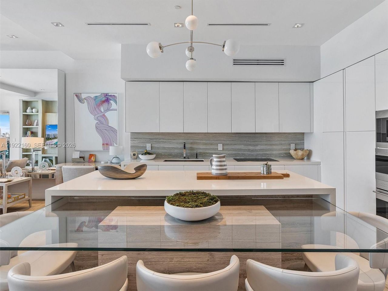 102 24th St, Unit PH-1613, Miami Beach, FL 33139 Photo