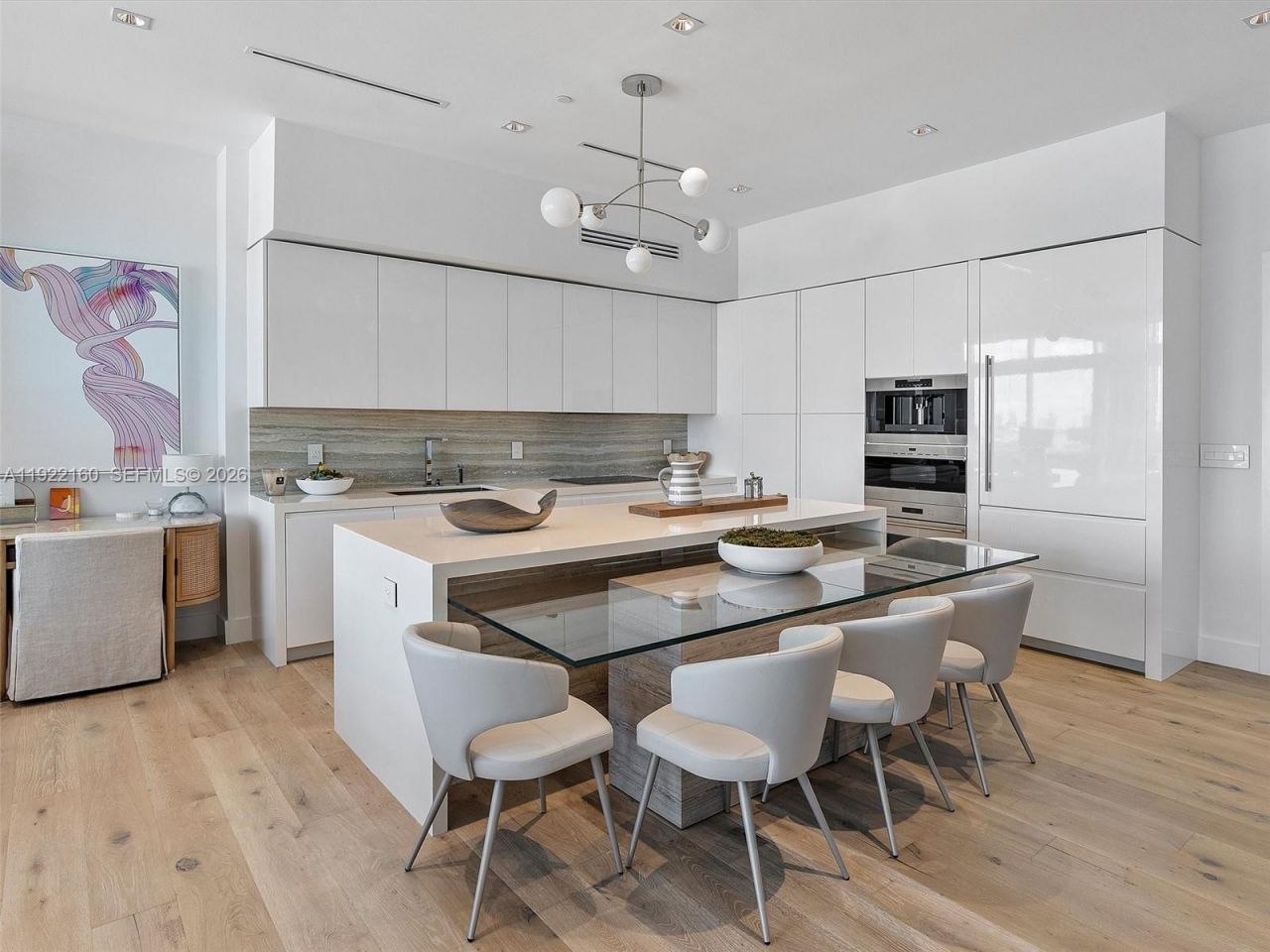 102 24th St, Unit PH-1613, Miami Beach, FL 33139 Photo