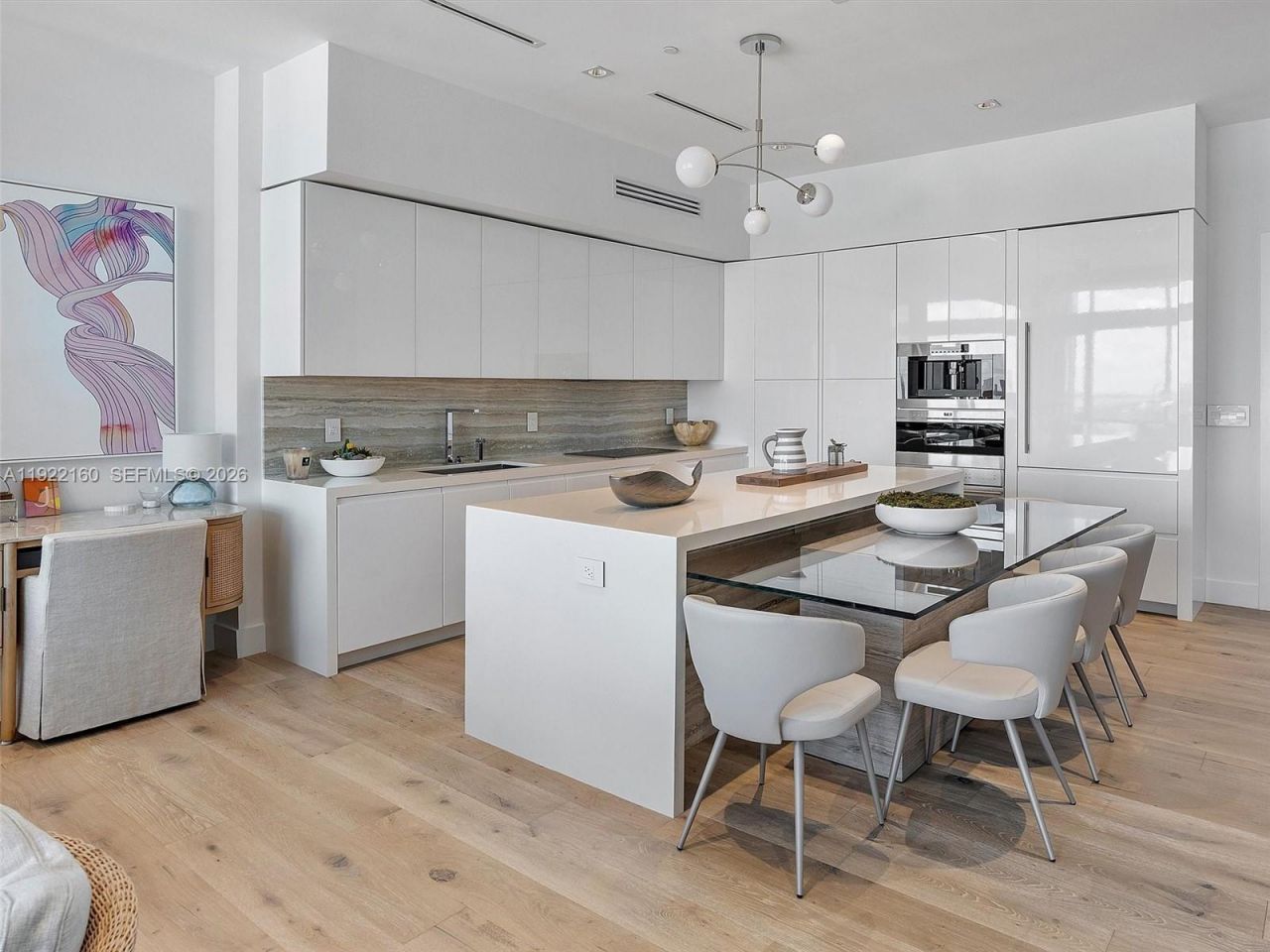 102 24th St, Unit PH-1613, Miami Beach, FL 33139 Photo