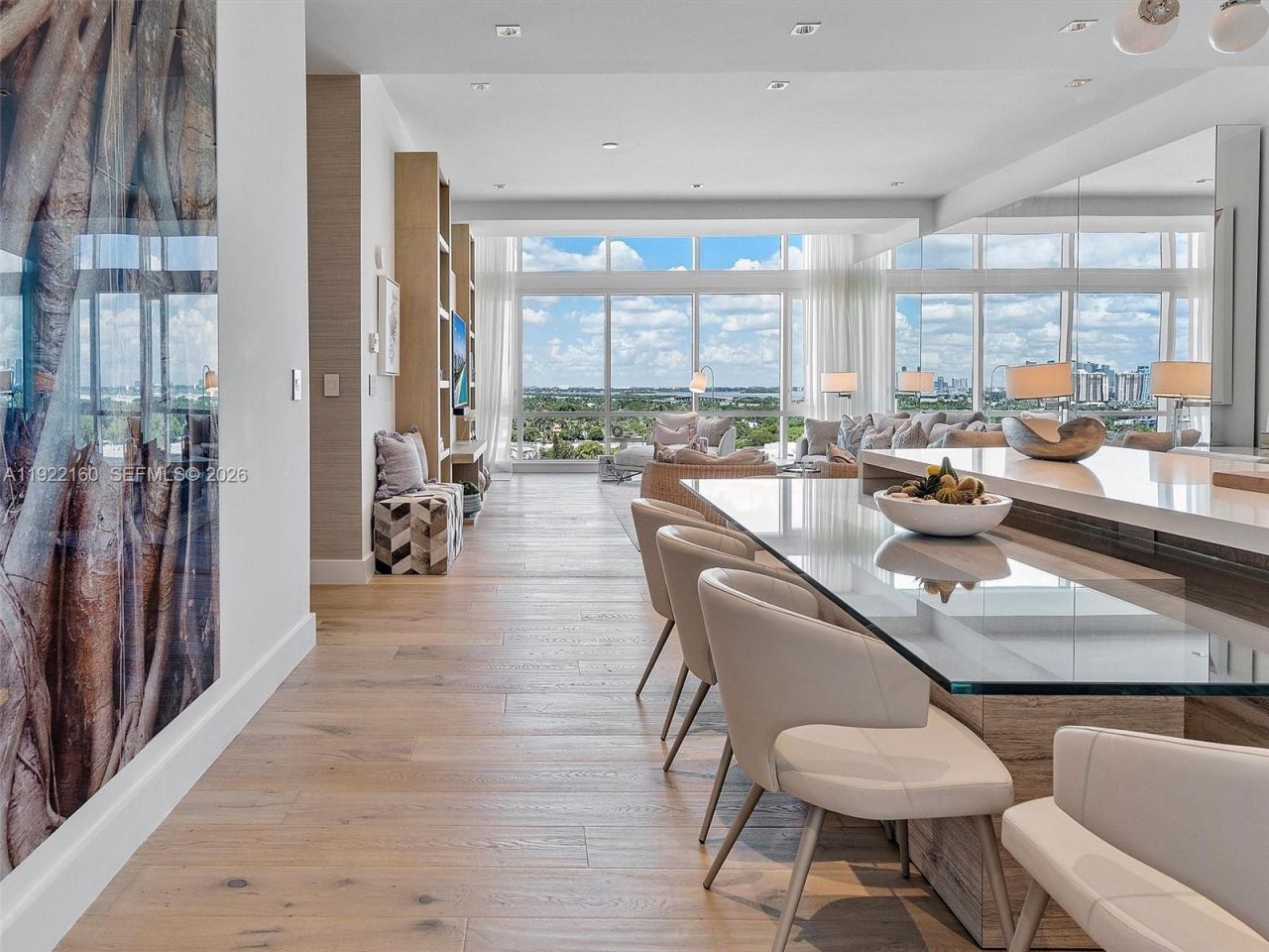 102 24th St, Unit PH-1613, Miami Beach, FL 33139 Photo