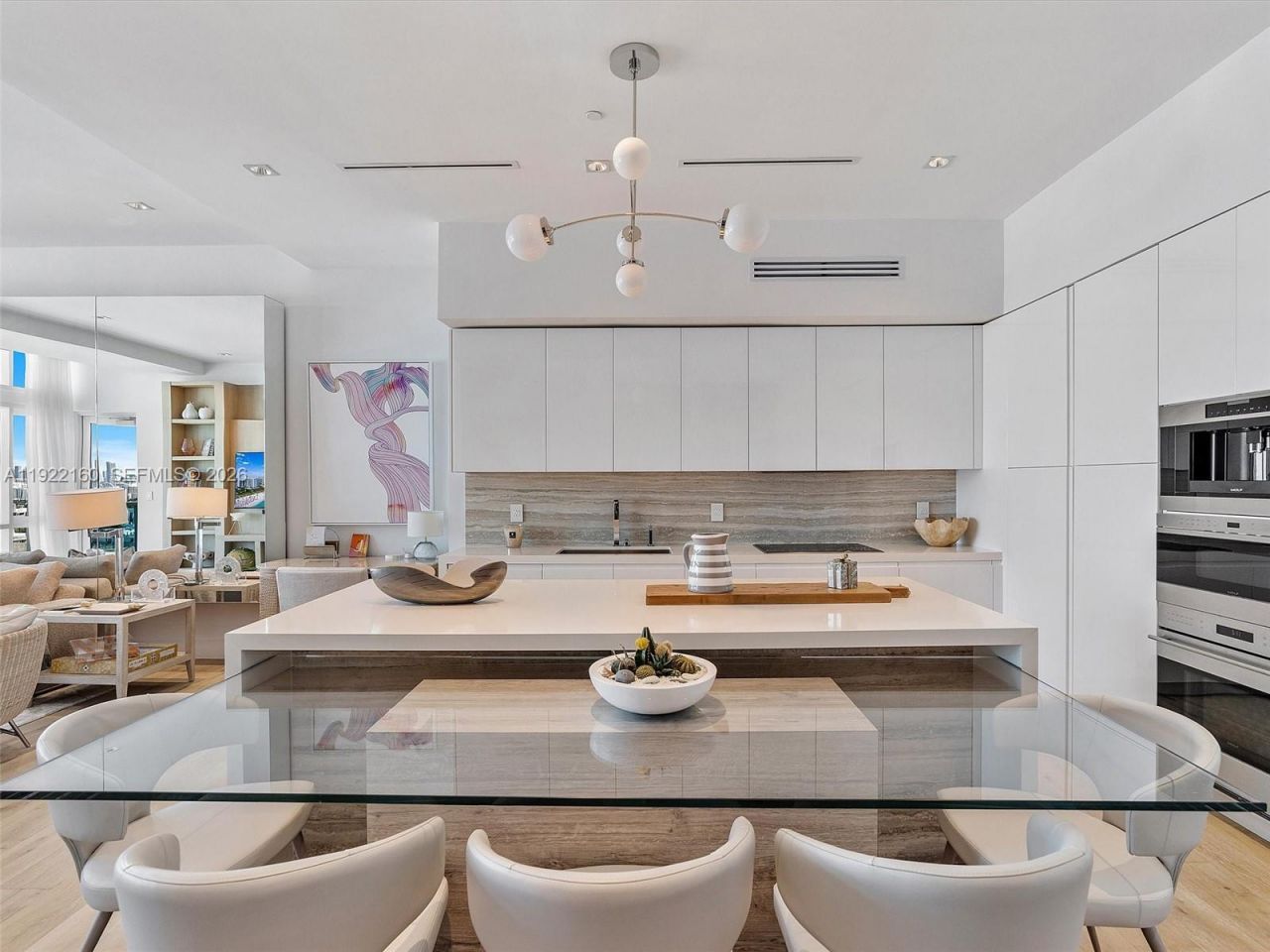 102 24th St, Unit PH-1613, Miami Beach, FL 33139 Photo