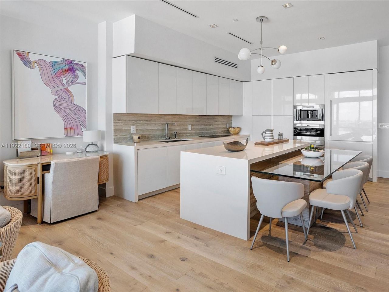 102 24th St, Unit PH-1613, Miami Beach, FL 33139 Photo