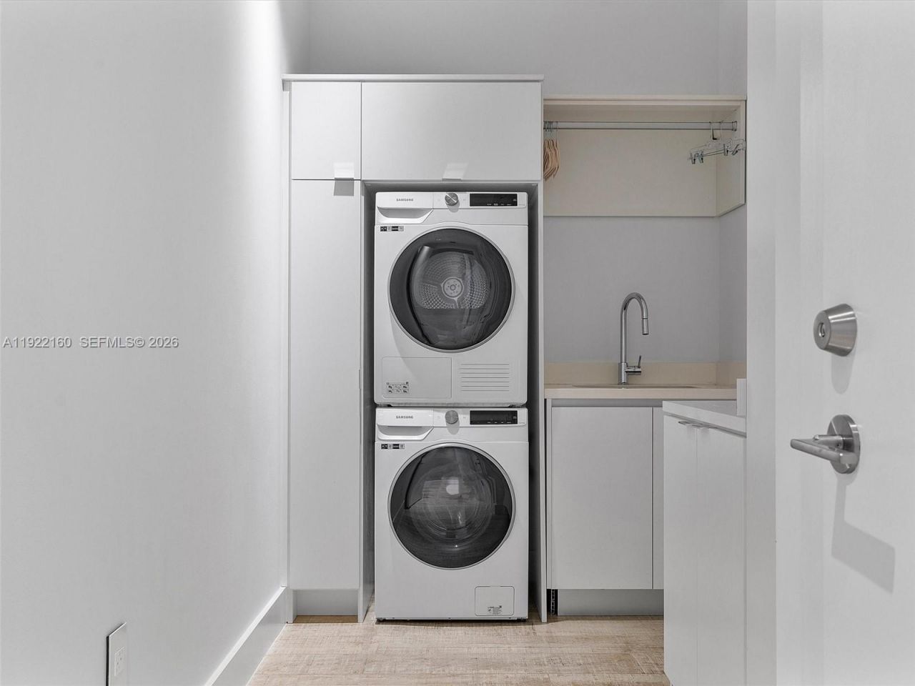 102 24th St, Unit PH-1613, Miami Beach, FL 33139 Photo