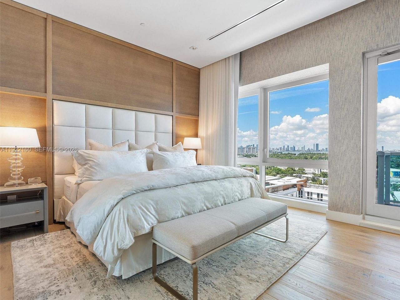 102 24th St, Unit PH-1613, Miami Beach, FL 33139 Photo