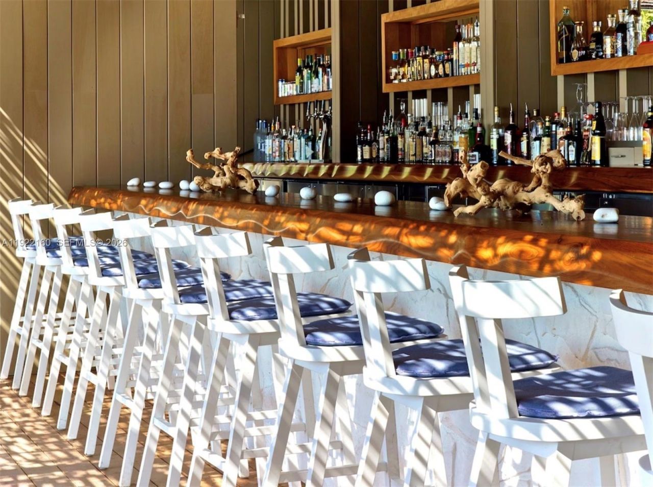 102 24th St, Unit PH-1613, Miami Beach, FL 33139 Photo