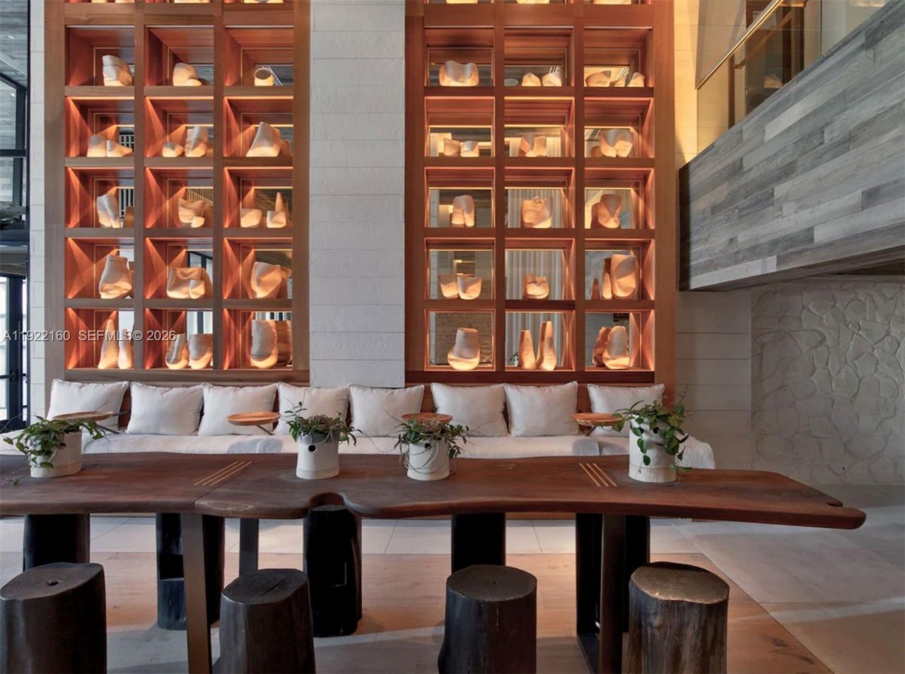 102 24th St, Unit PH-1613, Miami Beach, FL 33139 Photo