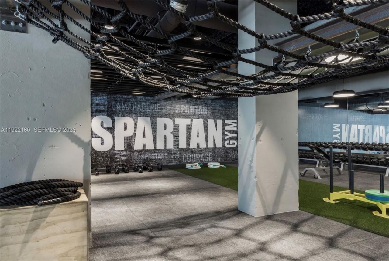 102 24th St, Unit PH-1613, Miami Beach, FL 33139 Photo