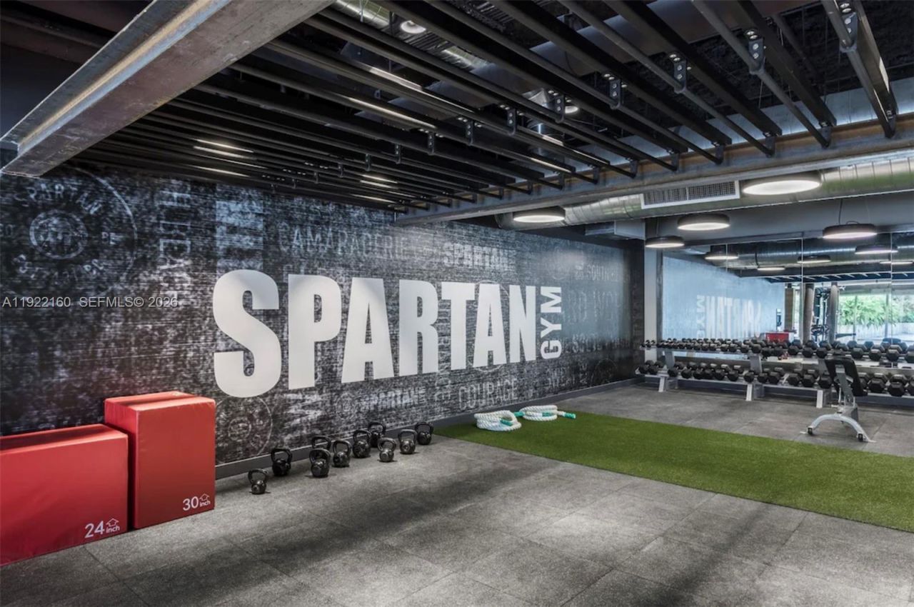 102 24th St, Unit PH-1613, Miami Beach, FL 33139 Photo