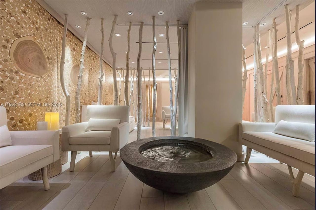 102 24th St, Unit PH-1613, Miami Beach, FL 33139 Photo