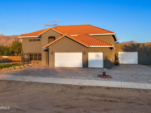 117 N ARROYA Road, Apache Junction, AZ 85119