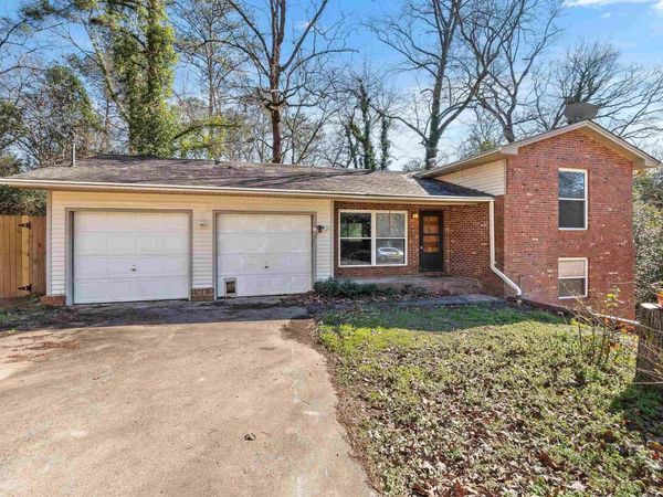 108 Woodsdale Drive, Warner Robins, GA 31088