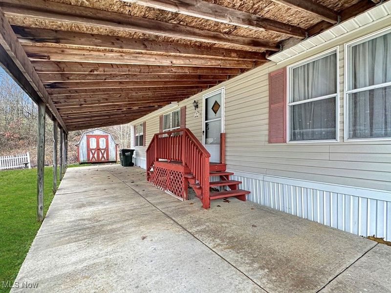 2749 Deer Pass Drive SW, Canton, OH 44706 Photo 3