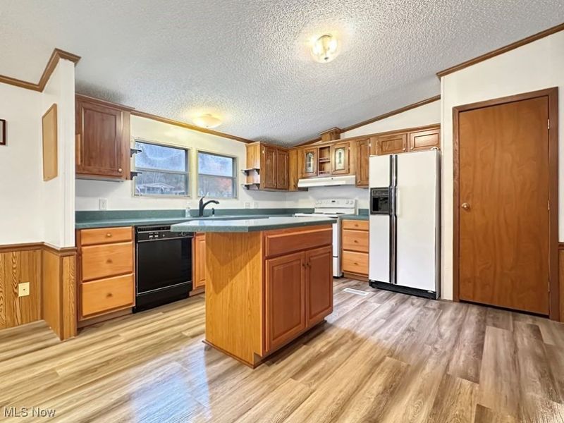 2749 Deer Pass Drive SW, Canton, OH 44706 Photo 9