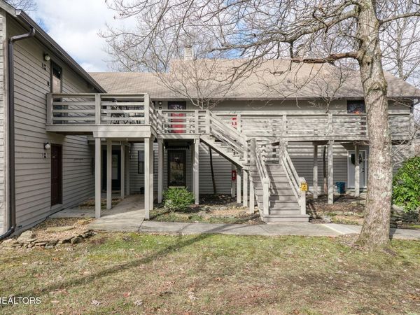 281 Moytoy Rd, Crab Orchard, TN 37723