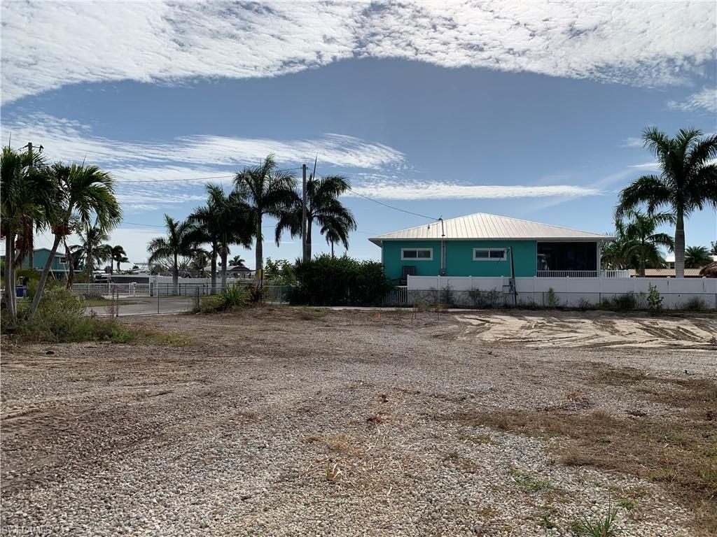 3977 Coconut Dr, Other, FL 33956 Photo