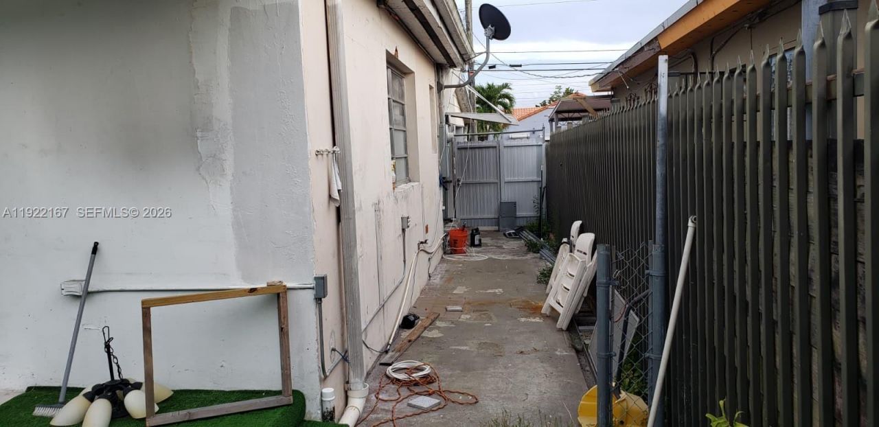 3631 SW 6th St, Miami, FL 33135 Photo