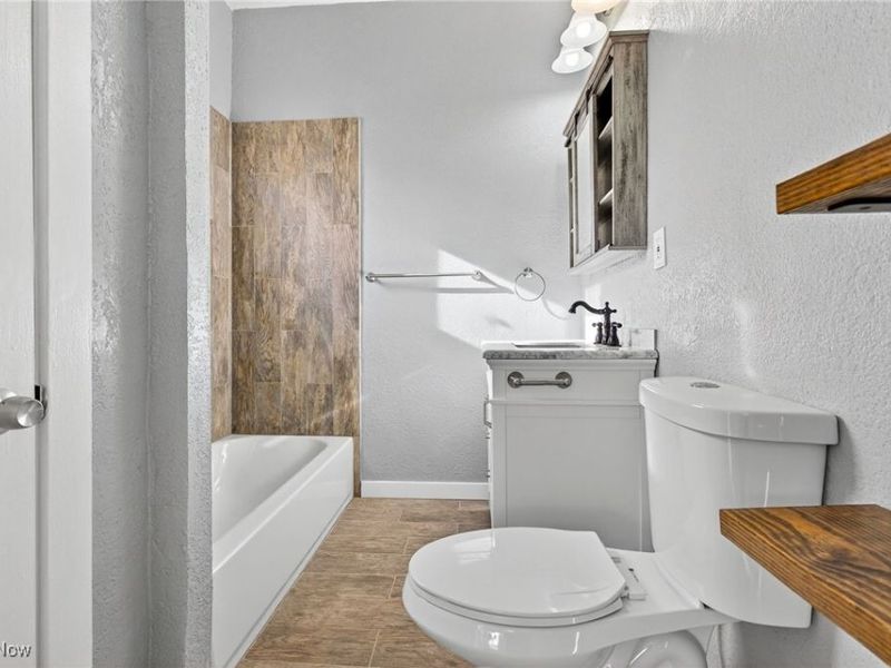 2202 E 100th Street, Cleveland, OH 44106 Photo 18